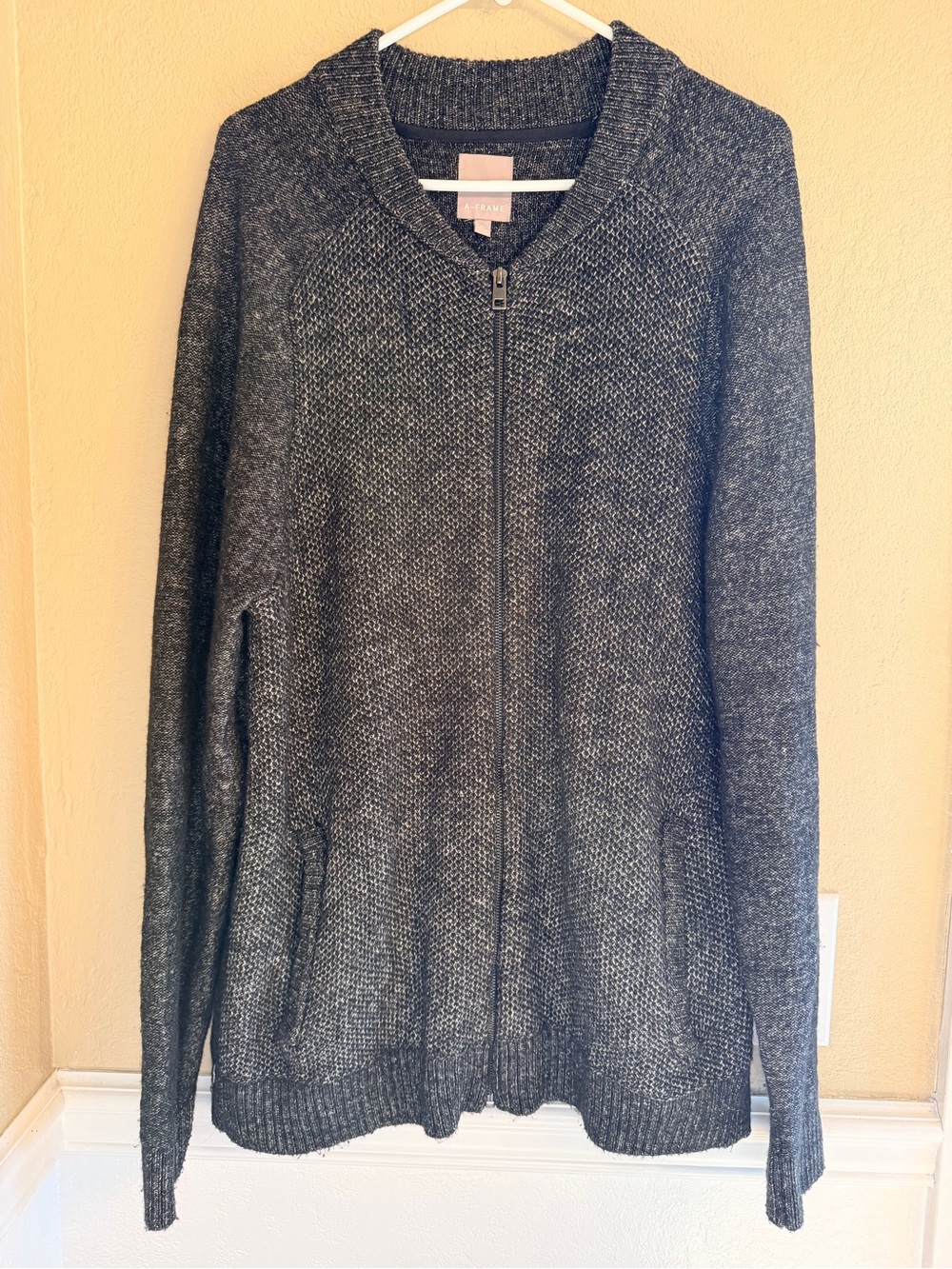 A-Frame men’s Charcoal Zip-Front Knit Sweater Cardigan